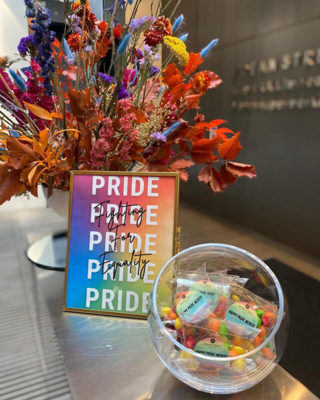 What a fun month we had in June, to celebrate Pride we have had rainbow cocktails, sustainable dried rainbow flowers, ballon arches and sweet treats to name a few … 
 🌈 🌈 🌈 
#propertymanagement #workman #welcome #londonproperty #pride #london #welcomeworkman